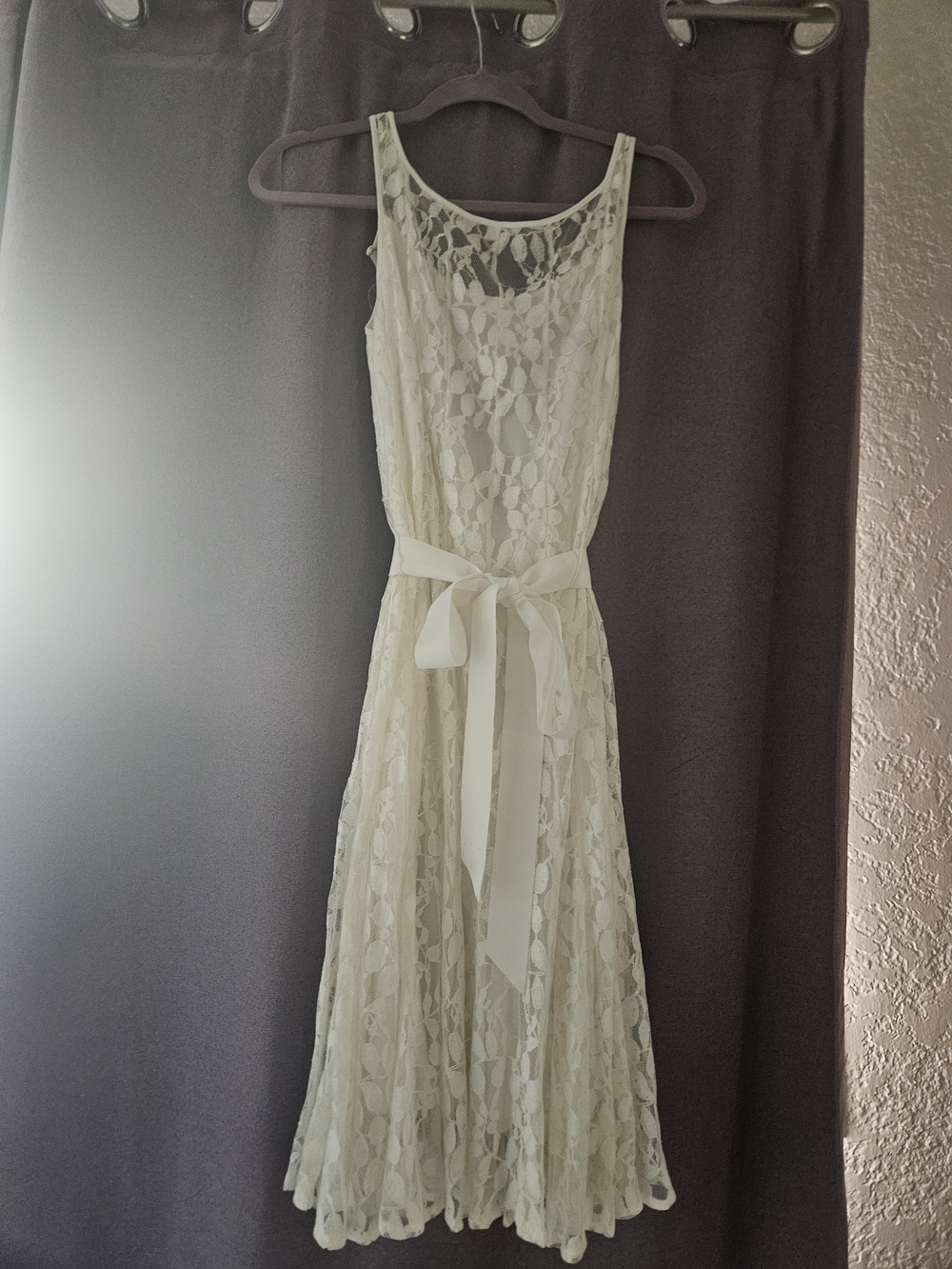 Sleeveless Lace Midi Dress with Waist Tie - Cream